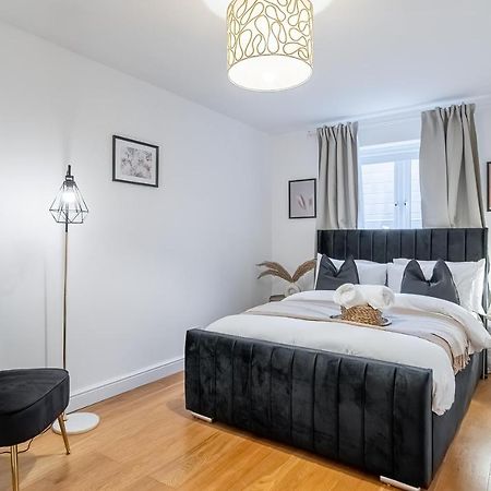 Chic 3 Bed Apartment Near London Bridge With Balcony Buitenkant foto
