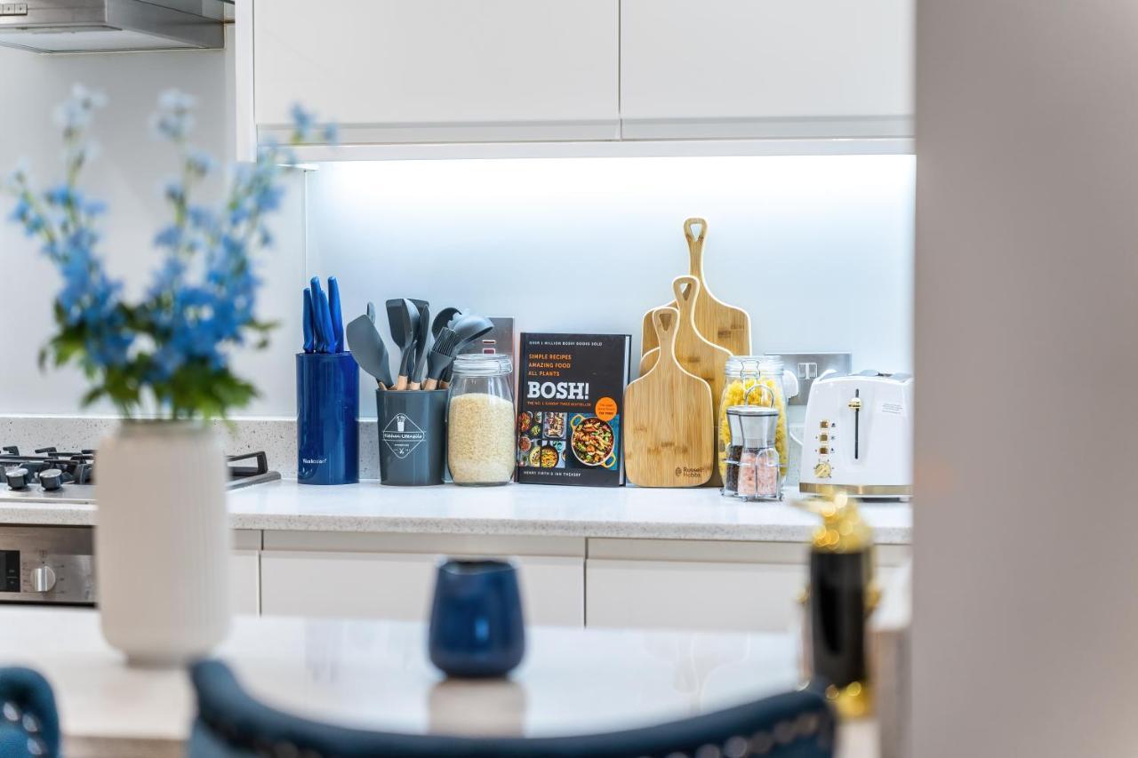 Chic 3 Bed Apartment Near London Bridge With Balcony Buitenkant foto