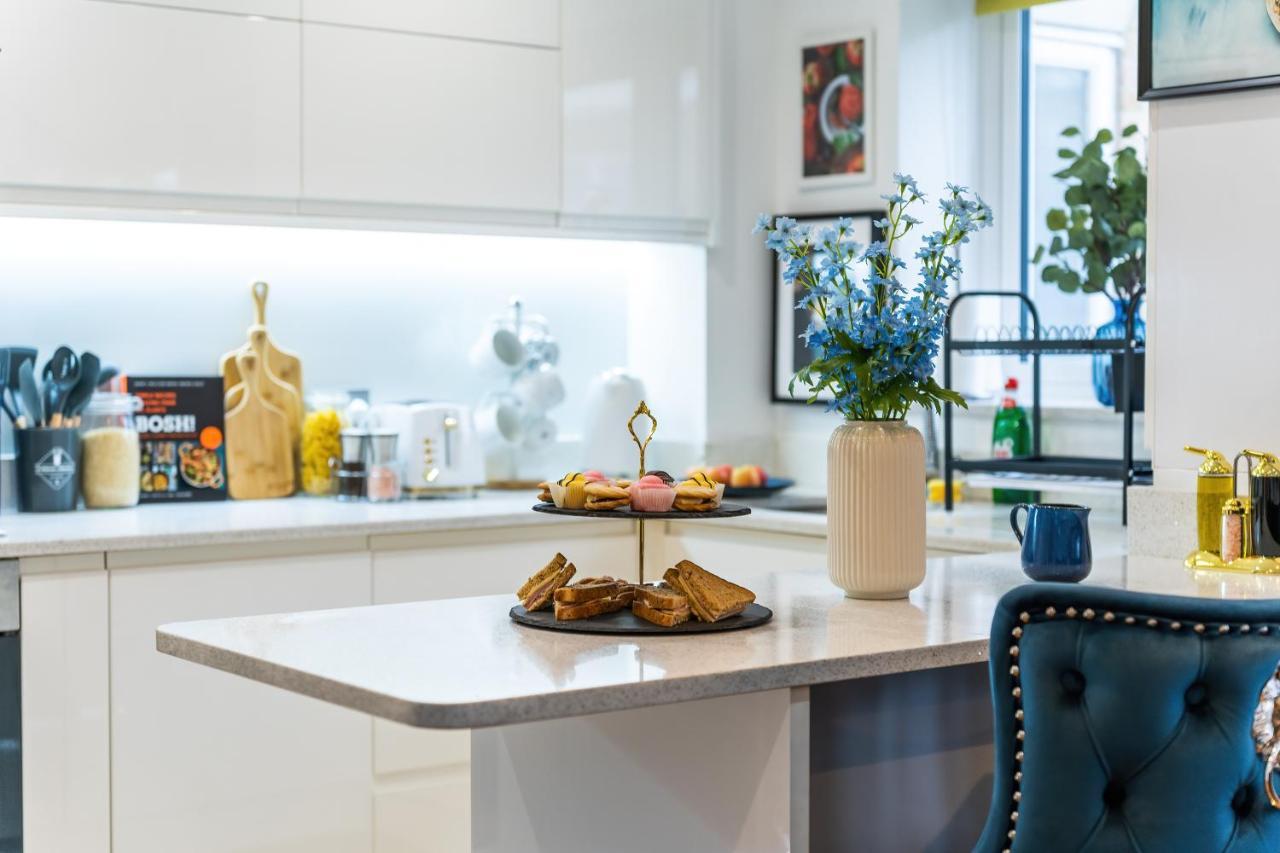 Chic 3 Bed Apartment Near London Bridge With Balcony Buitenkant foto