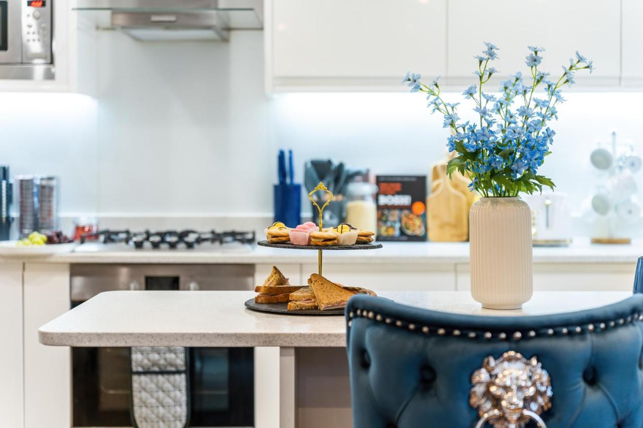 Chic 3 Bed Apartment Near London Bridge With Balcony Buitenkant foto