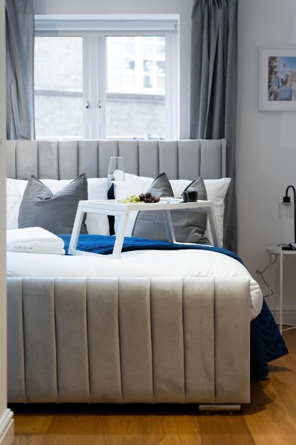 Chic 3 Bed Apartment Near London Bridge With Balcony Buitenkant foto
