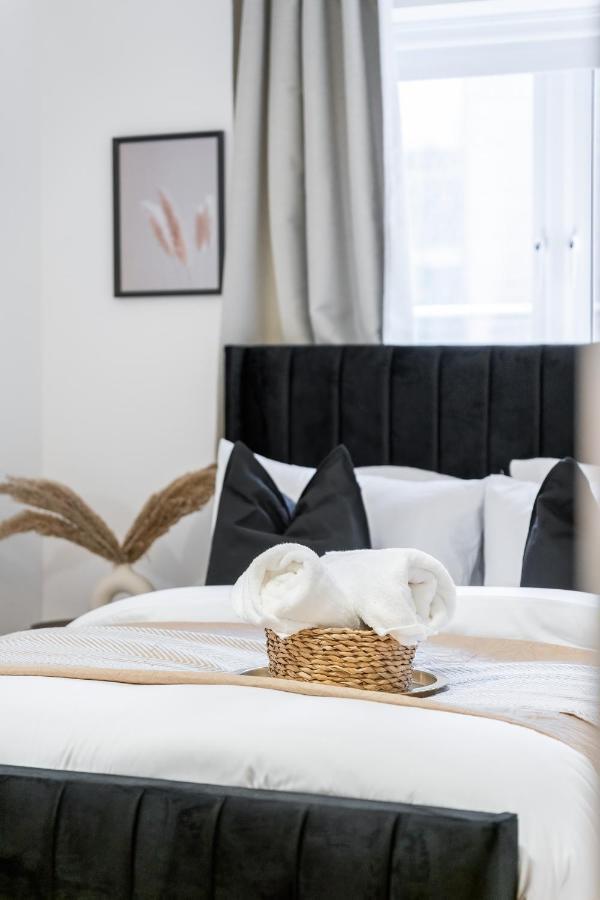 Chic 3 Bed Apartment Near London Bridge With Balcony Buitenkant foto