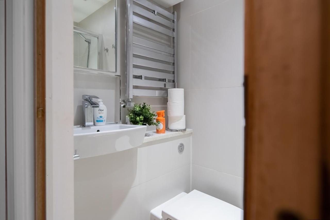 Chic 3 Bed Apartment Near London Bridge With Balcony Buitenkant foto