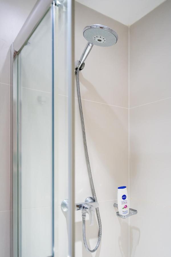Chic 3 Bed Apartment Near London Bridge With Balcony Buitenkant foto
